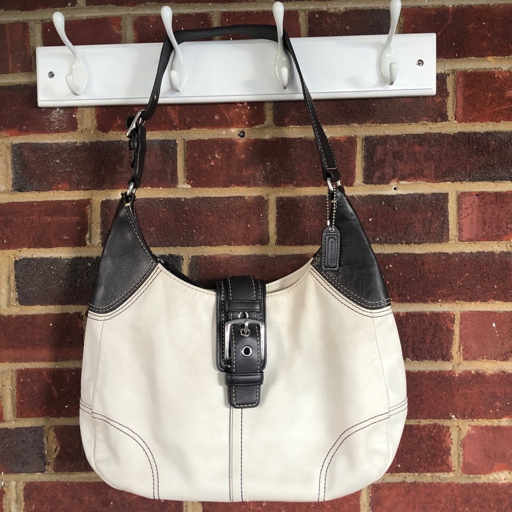 Authentic Coach Hampton Leather HoBo Shoulder Bag